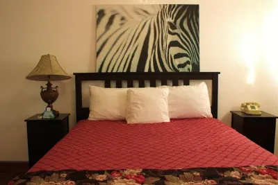 Tradewinds All Suite Hotel Hotels near Centinela Springs