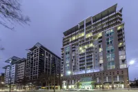 Oaks Adelaide Embassy Suites