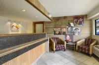 Red Roof Inn Parkersburg Các khách sạn ở Parkersburg