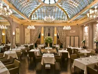 Hôtel Vernet Champs Elysées Paris