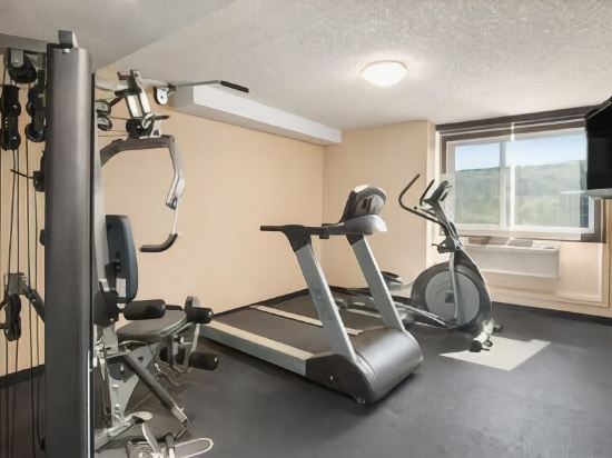 Days Inn by Wyndham Calgary Northwest