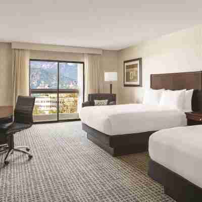 DoubleTree by Hilton Colorado Springs Rooms