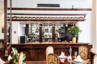 Riverside Hotel In Saigon - bar
