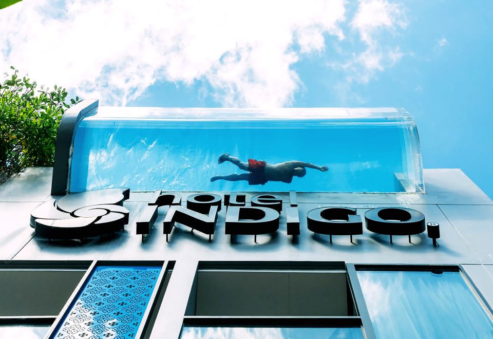 호텔 인디고 푸켓 빠똥의 옥상 수영장 모습