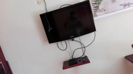 Bright and Youth Condo with Hot Water.