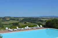House with Private Garden in the Crete Senesi