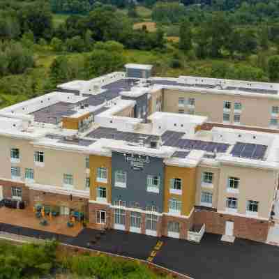 Homewood Suites by Hilton Hadley Amherst Hotel Exterior