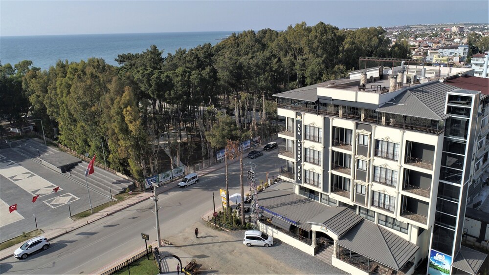 Elada Luxury Otel