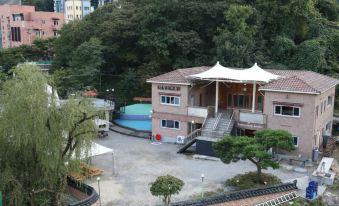 Yangju Sky Palace Gaemyung Pension