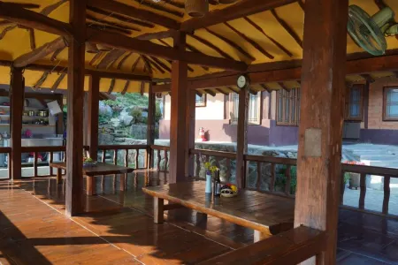 Yongin Hanok Tres Bien Pension Отели рядом с достопримечательностью «Sejoong Museum»