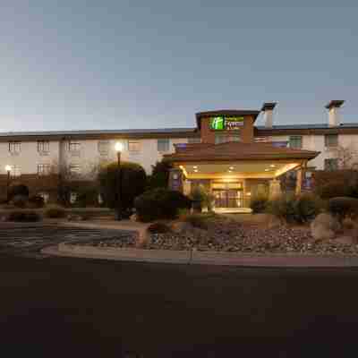 Holiday Inn Express & Suites ST. George North - Zion Hotel Exterior