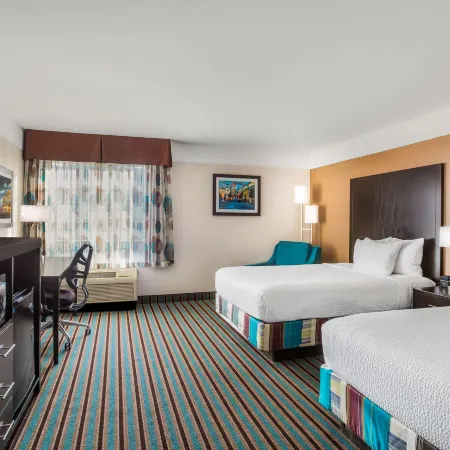 La Quinta Inn & Suites by Wyndham Bakersfield North