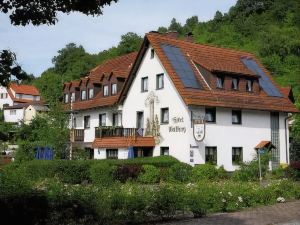 Hotel-Landgasthof Wallburg