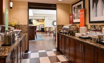 Hampton Inn & Suites Newport News-Airport (Oyster Point Area)