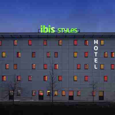 Ibis Styles Romans Valence Gare TGV Hotel Exterior