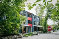 Lofts du Village Hotels in Wakefield