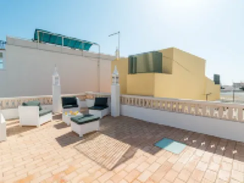 2Bedroom House Cozy Typical Restored Single Storey 5 Min from the Fuseta Beach Hotels in Fuseta