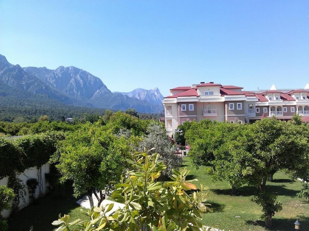 Garden Resort Bergamot Hotel – All Inclusive