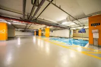 Crown Hotel Changwon - Motels