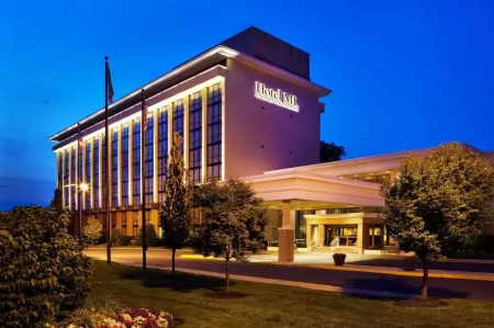 Grand Resort Hotel - Mt Laurel - Philadelphia Отели рядом с достопримечательностью «Сентертон сквер»
