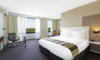 Holiday Inn Warwick Farm