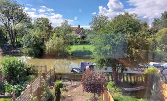 Canalside Village House in Northampton, England