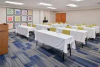 Holiday Inn Express & Suites MOORESVILLE - LAKE NORMAN by IHG - parking