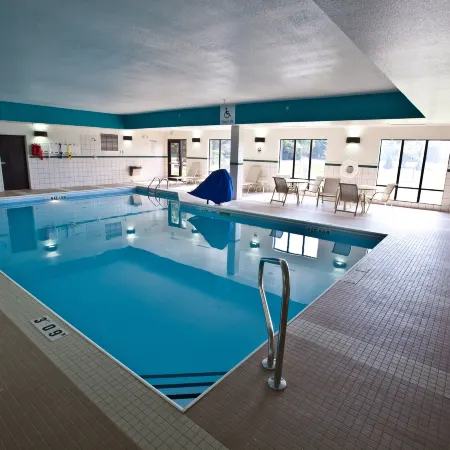 Holiday Inn Express & Suites DETROIT NORTH - TROY by IHG