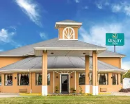 Quality Inn Morton at I-74 - Parkering