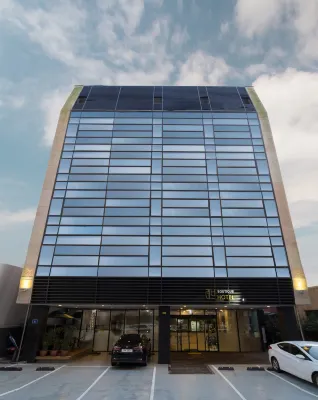 Reve Boutique Hotel Hotel dekat 이호테우해변