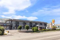 Quality Inn & Suites Hotels in Vernon