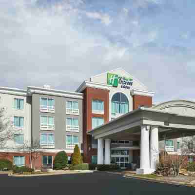 Holiday Inn Express & Suites I-26 & US 29 at Westgate Mall Hotel Exterior