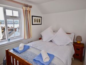 Mulberry 3 Bed Cowes Cottage Solent Views Sleeps 6 Plus Parking