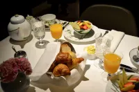Hotel Mercer Sevilla 5 GL - فطور