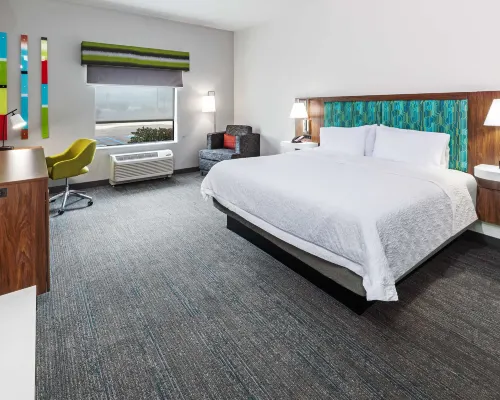 Hampton Inn & Suites by Hilton Dallas I-30 Cockrell Hill Hotels near Kessler Theater