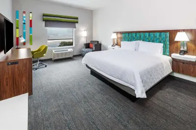 Hampton Inn & Suites by Hilton Dallas I-30 Cockrell Hill Hotels near Dallas Baptist University