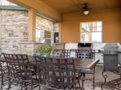 威利斯頓美茵斯坦套房酒店 威利斯頓酒店