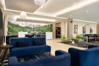 La Quinta Inn & Suites by Wyndham Burlington Hotels in Mount Vernon