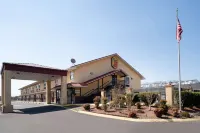 Super 8 by Wyndham Cleveland Hotels in Cleveland