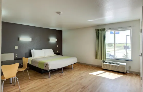 德克薩斯斯威特沃特 6 號開放式客房酒店