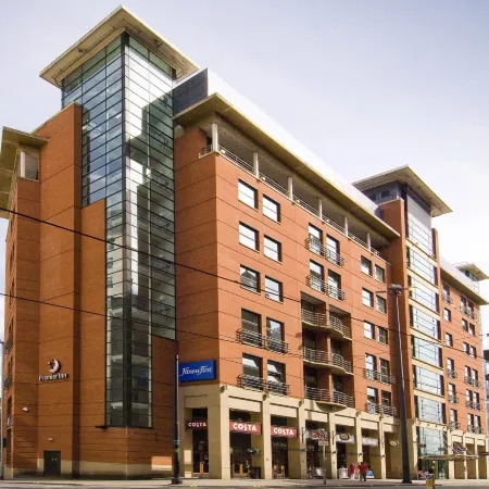 Premier Inn Manchester Central Отели рядом с достопримечательностью «Улица Уилмслоу-Роуд»