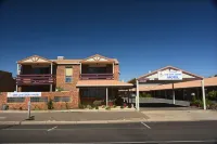 Horsham Mid City Court Motel Hotels in Horsham