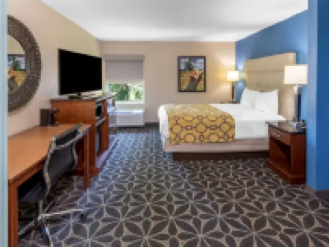 ベイモント バイ ウィンダム マッカラン/ファー マッカレンのホテル