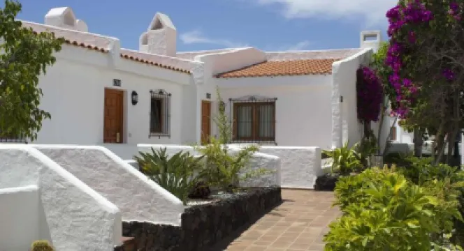 Ona Beverly Hills Suites Hotels near Los Cristianos Market