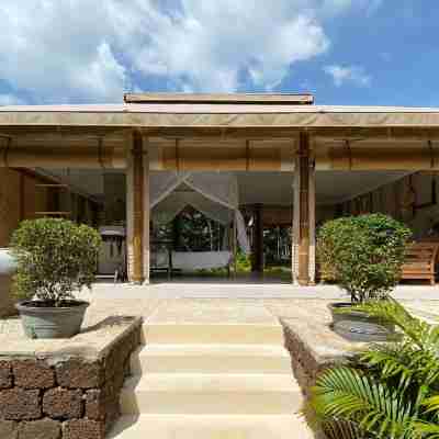 The Beige Hotel Exterior