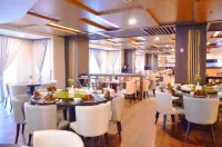 Nagoya Hill Hotel Batam - breakfast