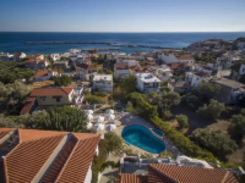 Pantheon Apartments & Studios