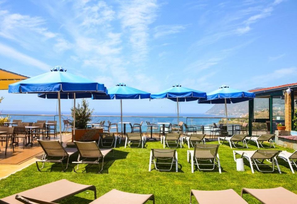 Hotel Vicky III - Housity