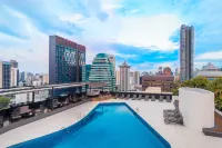 voco ORCHARD SINGAPORE by IHG - สระว่ายน้ำบนดาดฟ้า