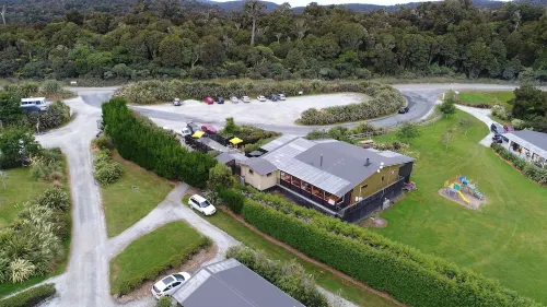 The Whistling Frog Resort Hotels in Chaslands